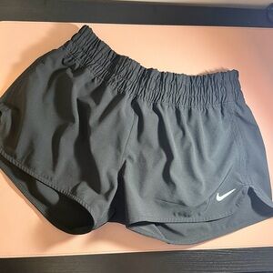 Nike Dri-FIT Black Running Shorts Women’s XS Athletic Gym Workout Tempo Style